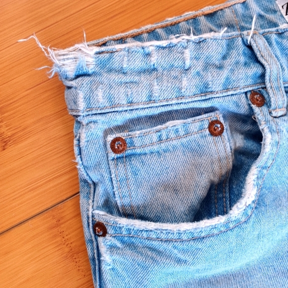 Light Wash Button Fly Straight Leg Zara Jeans Size 6 - Picture 3 of 10